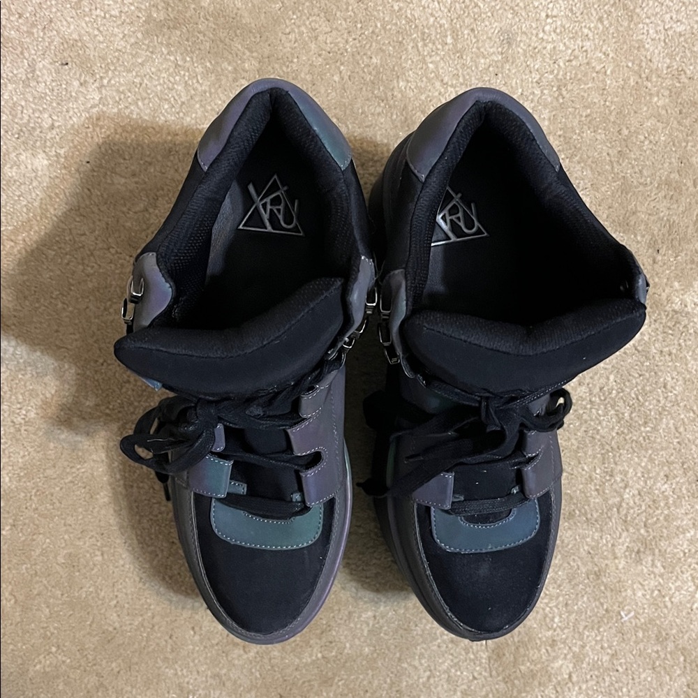 YRU Qzmo Holographic Platform Sneakers - Picture 4 of 5